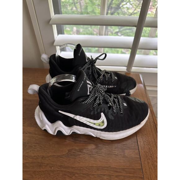 Size 7.5 - Nike Giannis Immortality Black Volt youth 7 men’s 7.5 women 9/ EU 40 - Picture 2 of 11